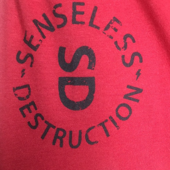 Red VNDLZM Tee - Picture 6 of 8